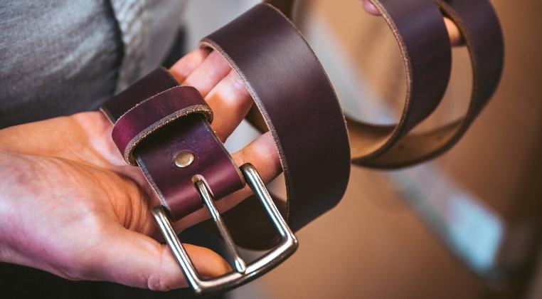easy ways to spot a teal gull grain leather belt featured image