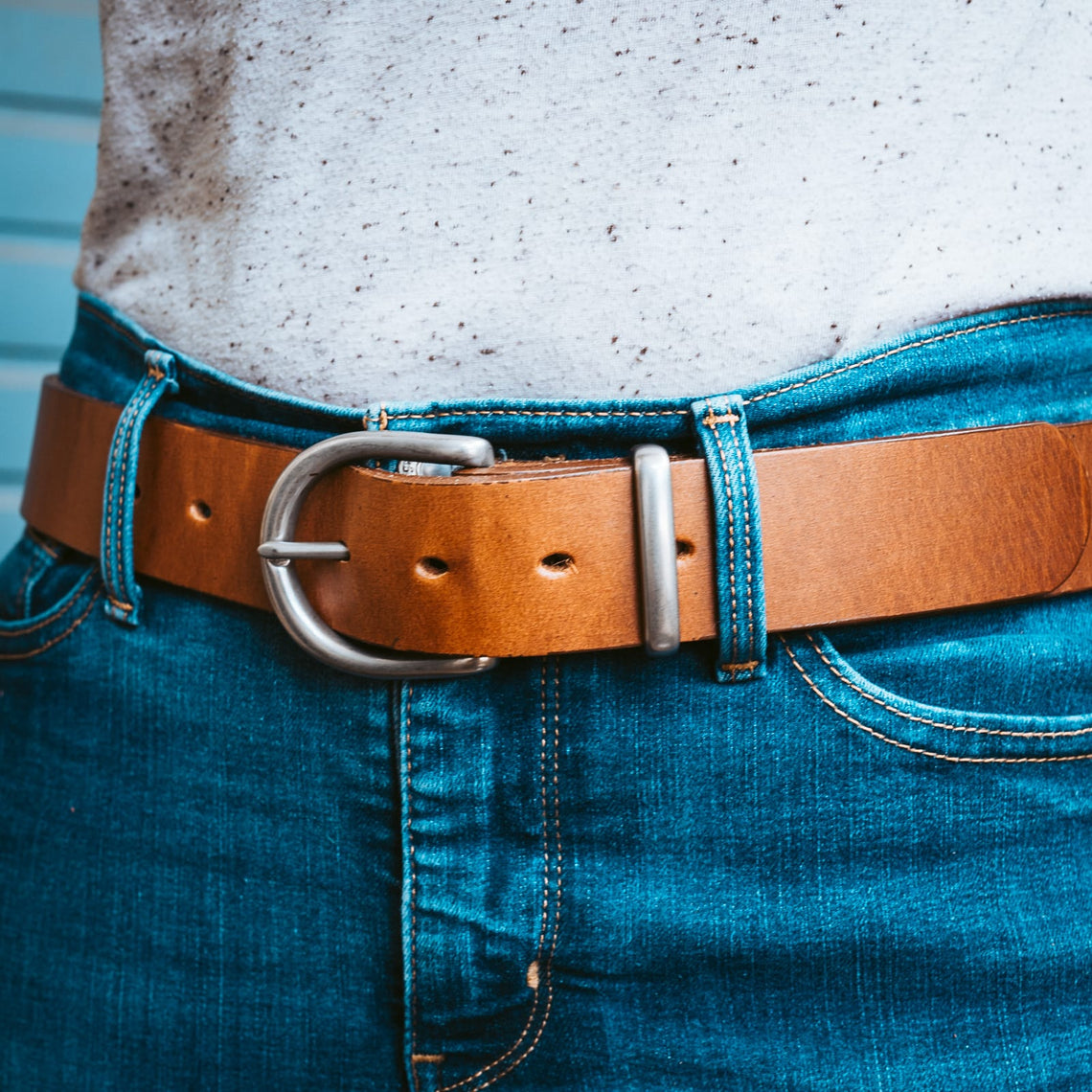 Measuring a women's leather belt
